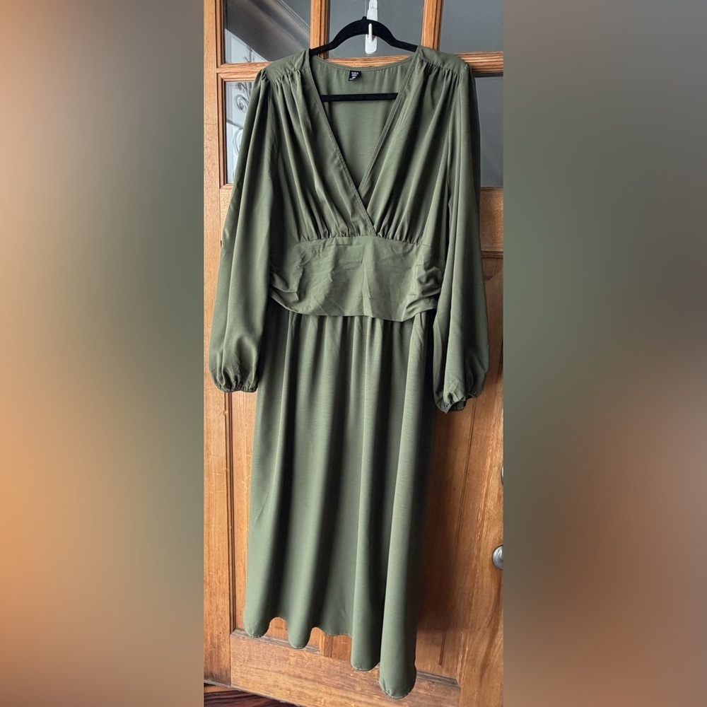 Elegant Green Women's Dress